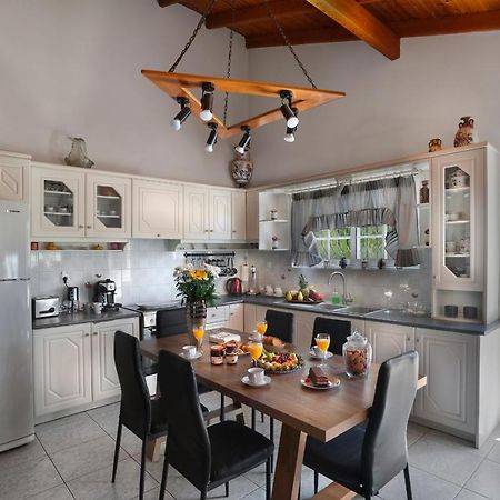Ktima Constantin Villa นาฟปลิโอ ภายนอก รูปภาพ